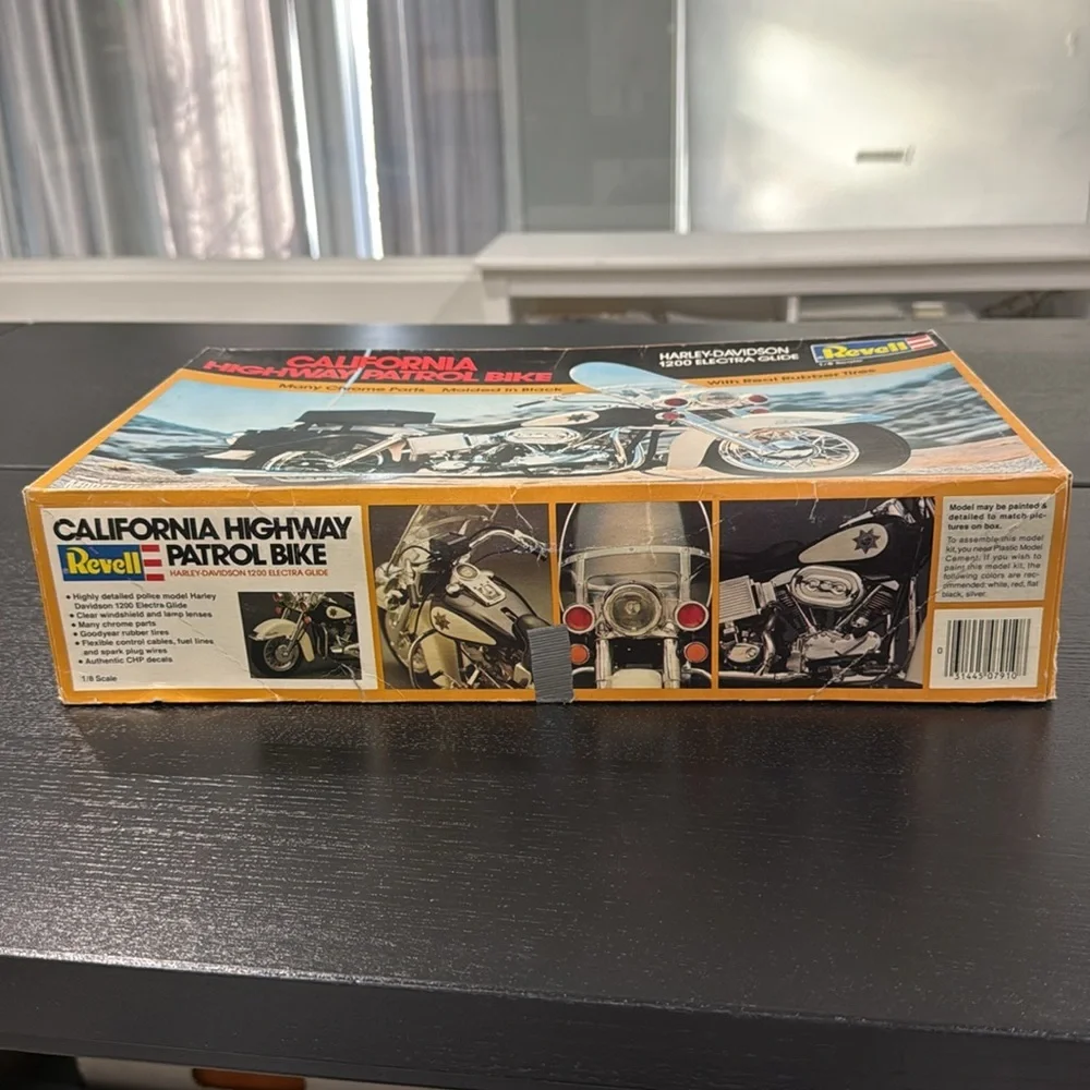 Harley-Davidson Vintage Revell California Highway Patrol Model Motorcycle Kit - Picture 3 of 7
